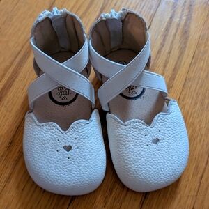 Little Love Bug Co. White Sophia Sandal Barefoot Sole Toddler 6